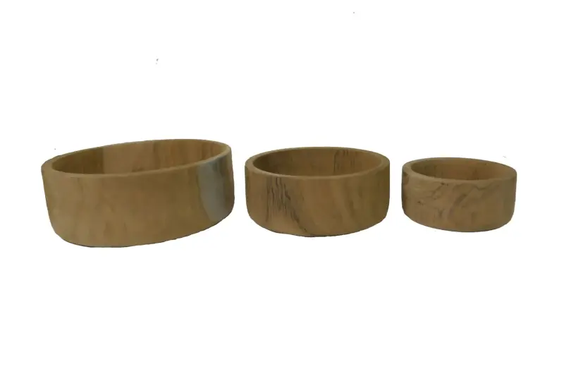 Product image 4 of the product “Salad bowls round, wide from teak root wood, Set of 3. Sizes: L: 25x25x9cm H. M:20x20x8cm H. S: 15x15x7cm H. ”